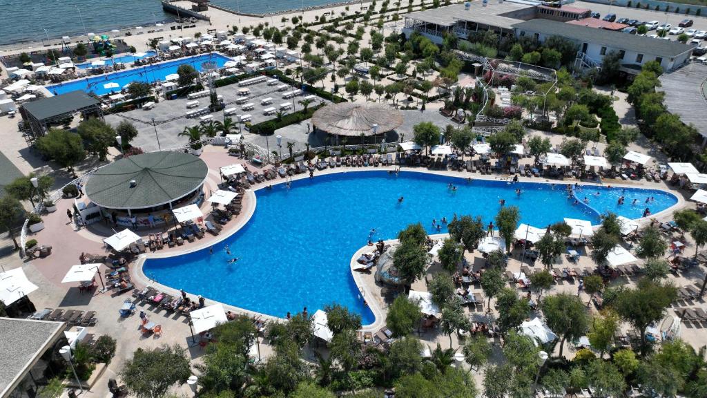 فضای داخلی Sapphire Marine در باکو - تصویر ۳