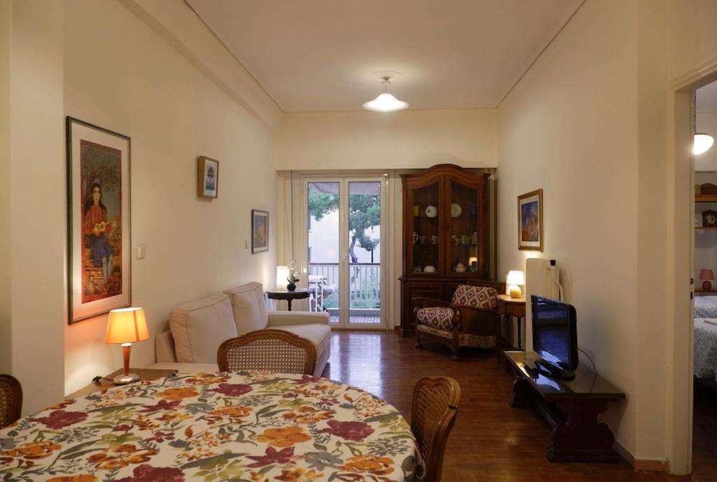 Cozy Athens Flat with Balcony