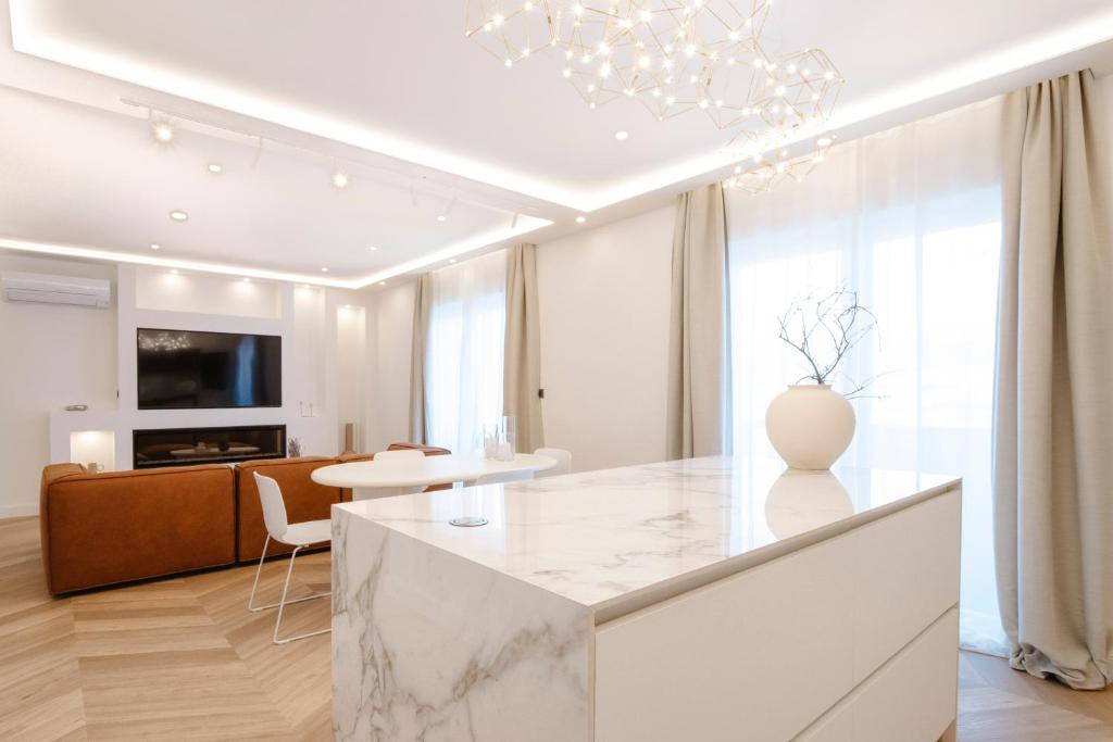 Boutique Design Apartment, Split- Quiet Base Near the Old Town