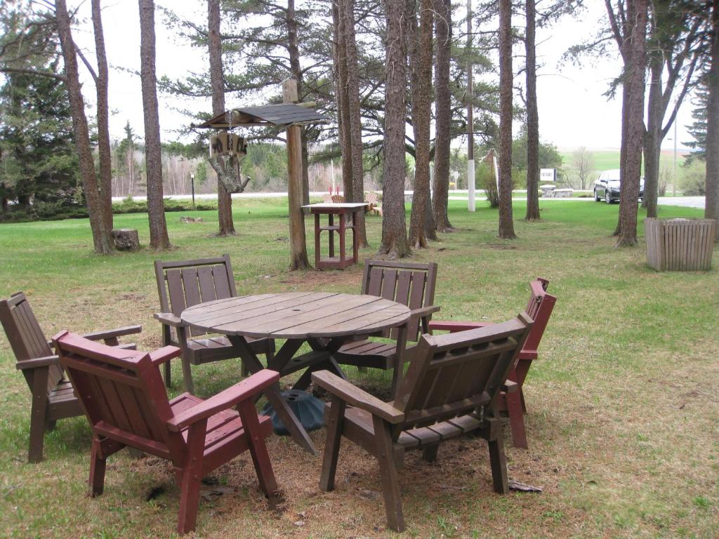 Zahrada ubytování Pinecone Motel