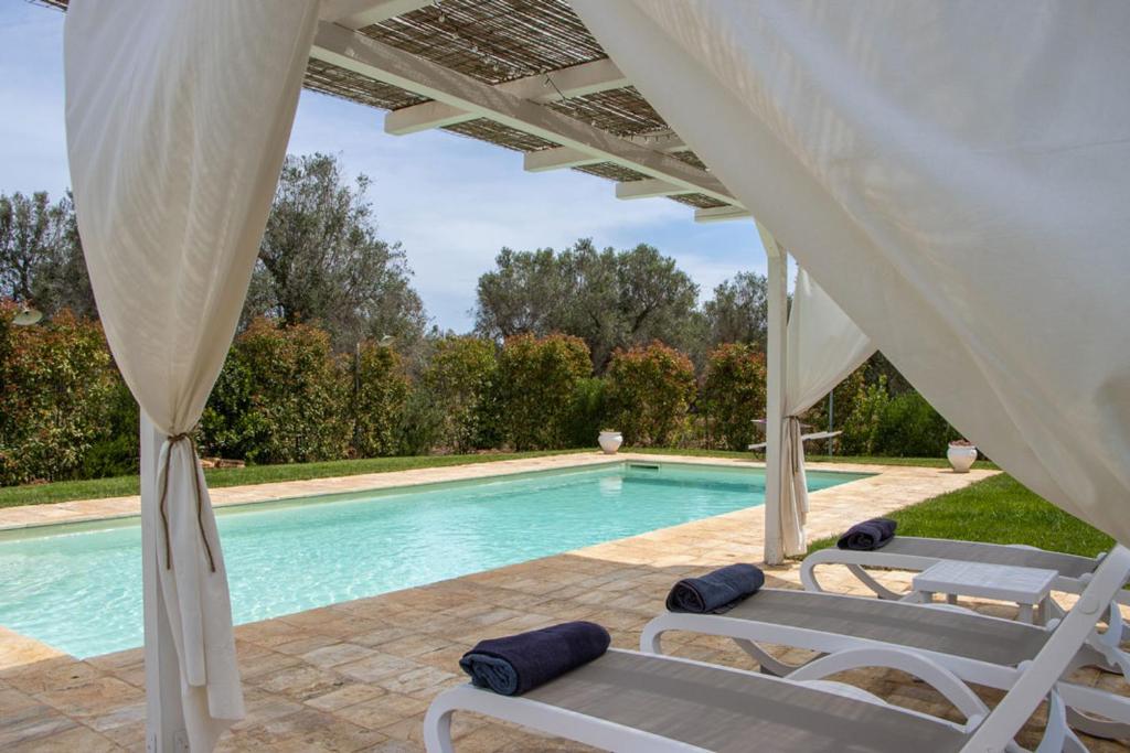 Trullo Canicchiulo by Perle di Puglia