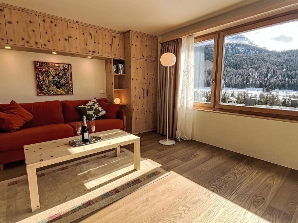 Apartment Panorama - Chesa Roseg ÖV inklusive by Interhome