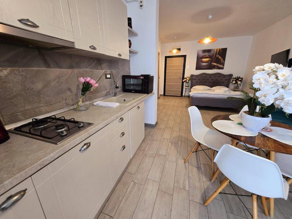Luxury Premium Apartment - Beach Swimming Pool & Spa Resort