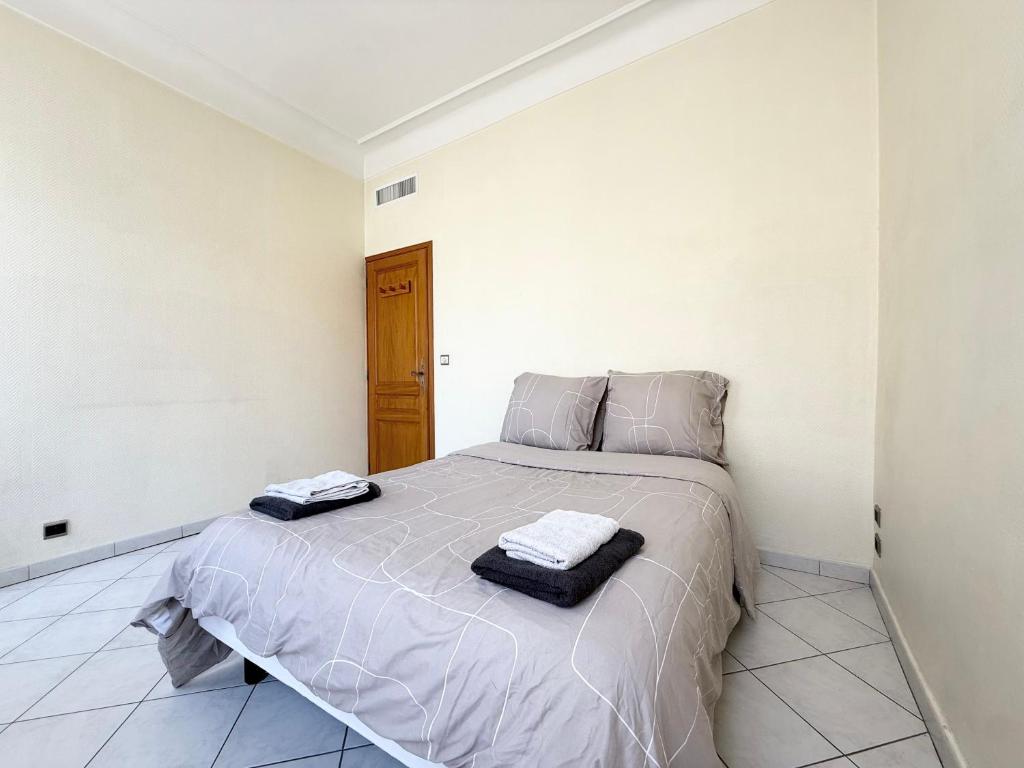 Appartement 4 personnes au coeur du Vieil Antibes à 150 m de la plage