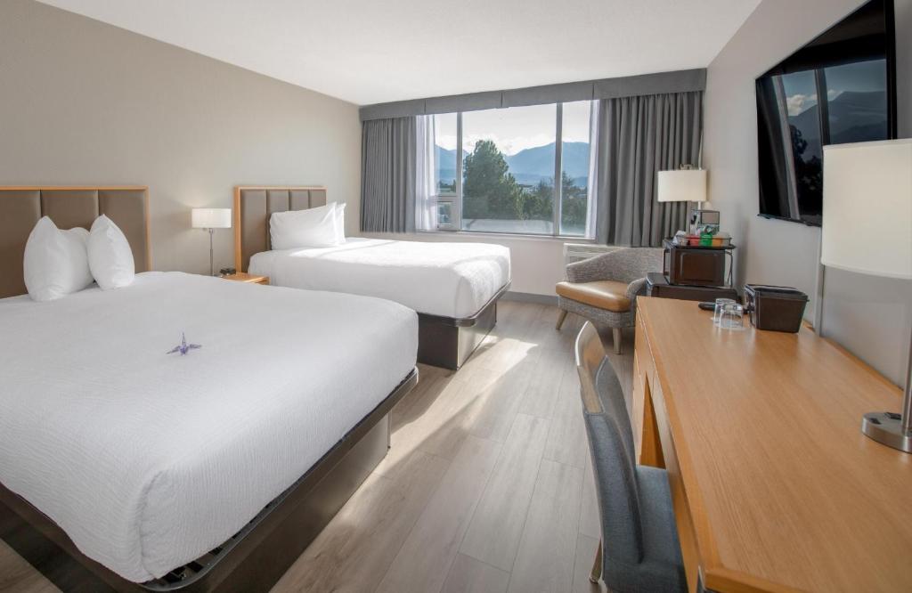 Sustainability certification Coast Chilliwack Hotel by APA - Queen Room With Garden View