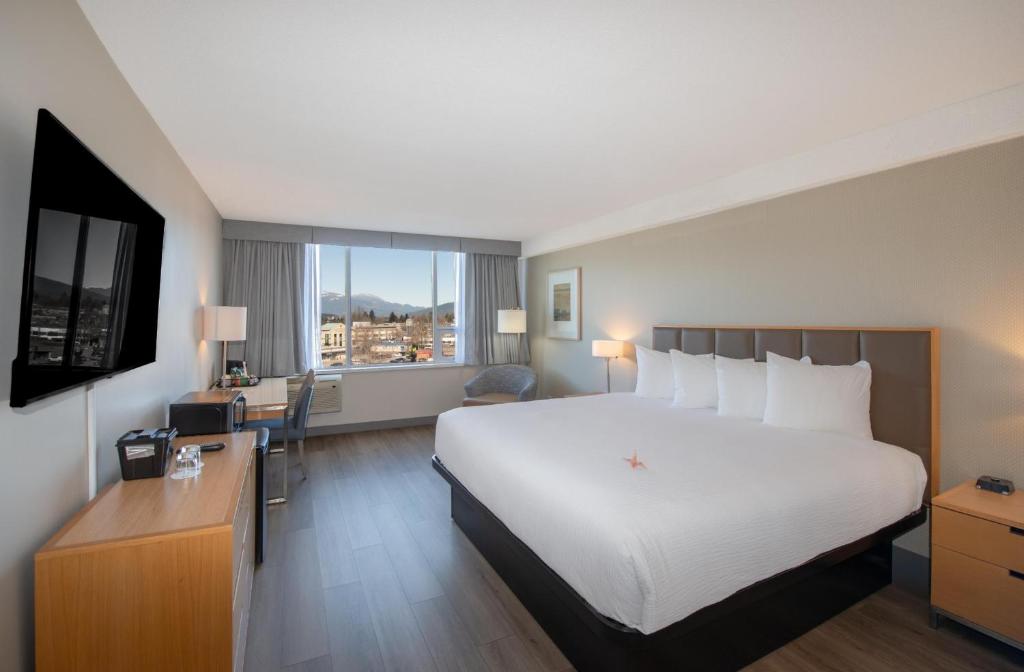 Sustainability certification Coast Chilliwack Hotel by APA - Coast King
