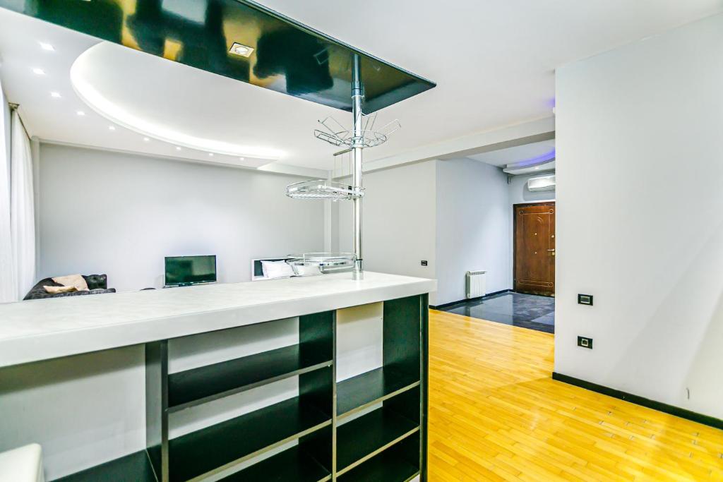 لابی و فضای عمومی F1 Track Apartment Blue - تصویر ۵