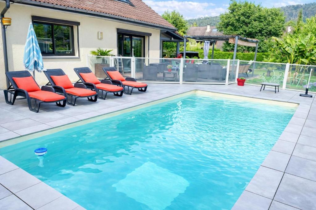 M089 Magnifique maison avec sauna piscine
