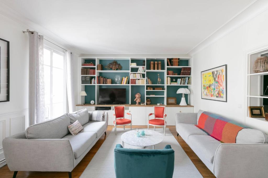 The Refined Parisian