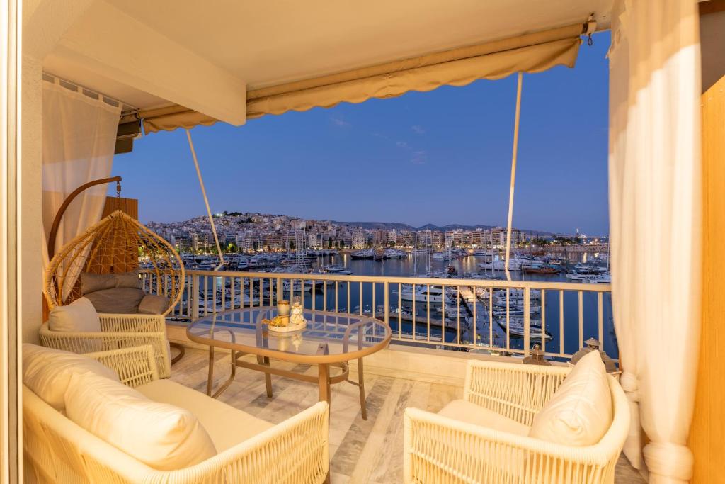 Salty Memories Marina Zeas, Piraeus Panoramic View Balcony