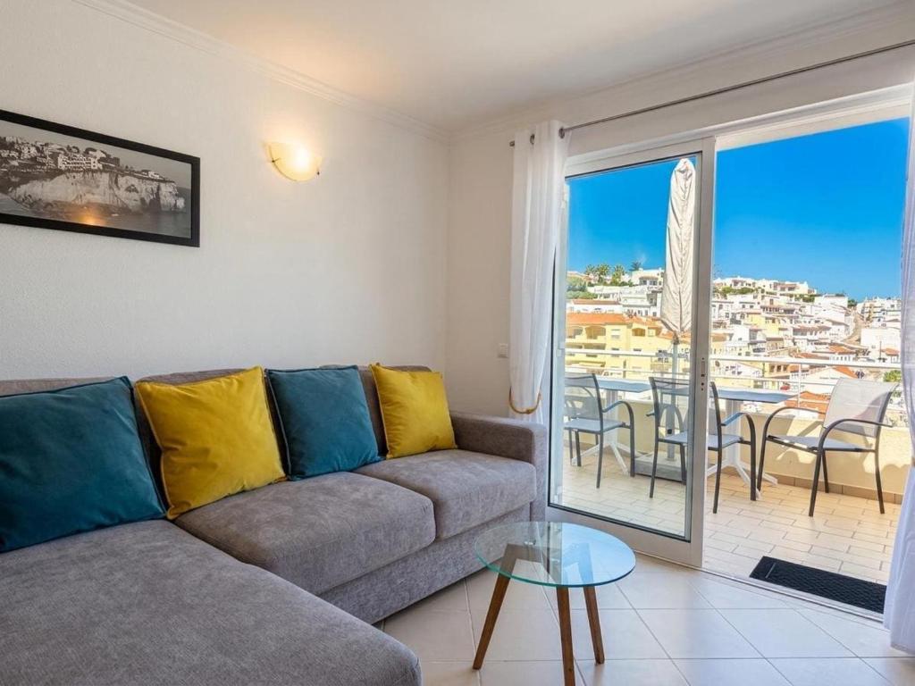Brunos Apartment T2 with Sea View and Garage in Carvoeiro