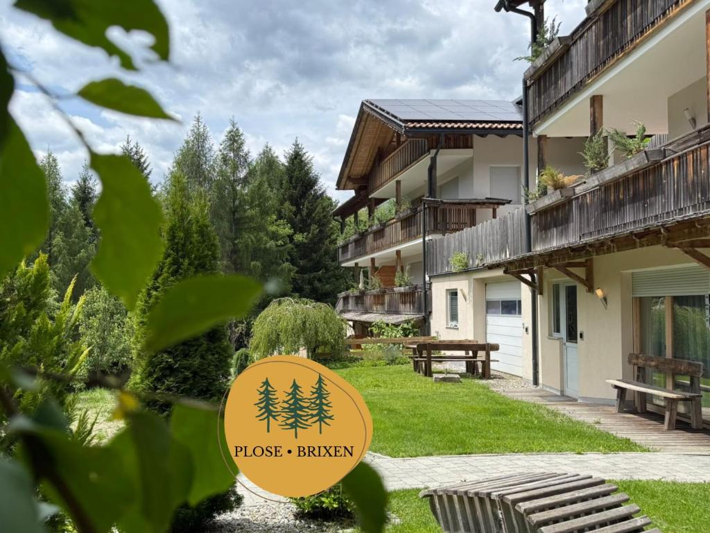 a sign in front of a building at Fuchsmaurer Plose - Apartments bei Brixen in Bressanone