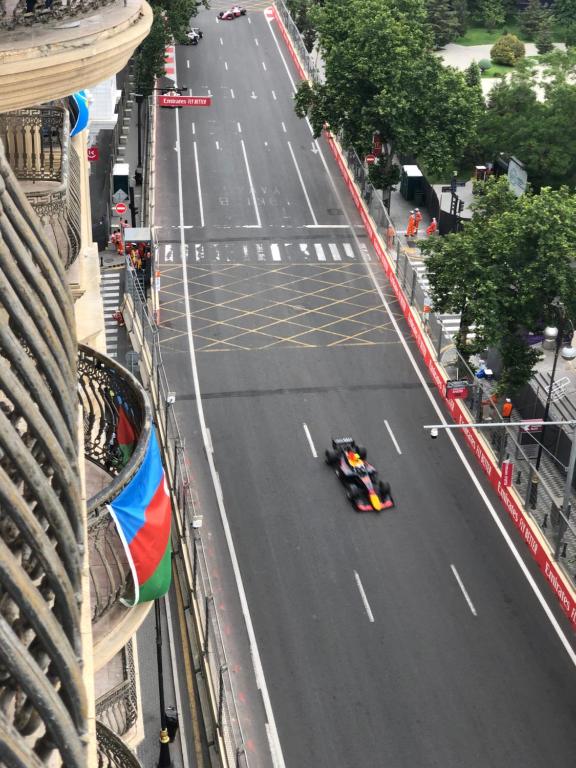 F1 Track Apartment Blue در باکو