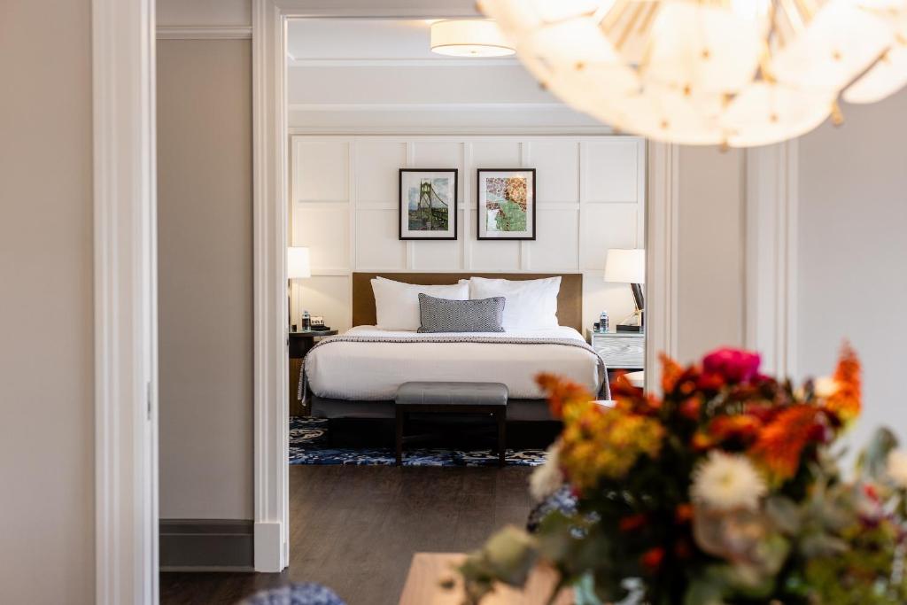 Heathman Hotel photo
