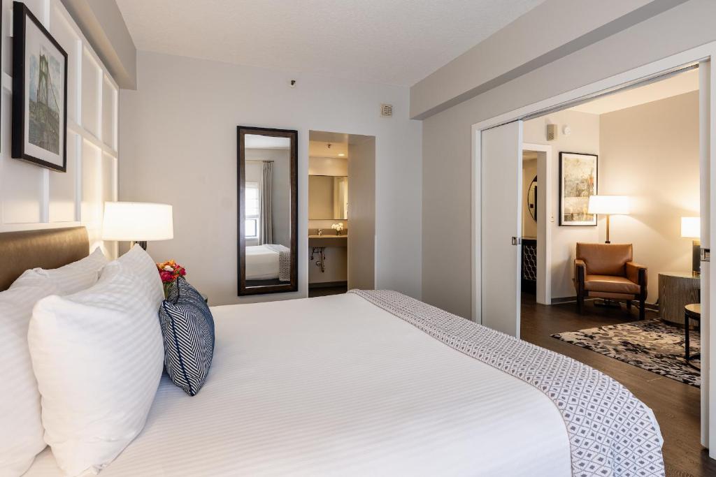 Heathman Hotel photo