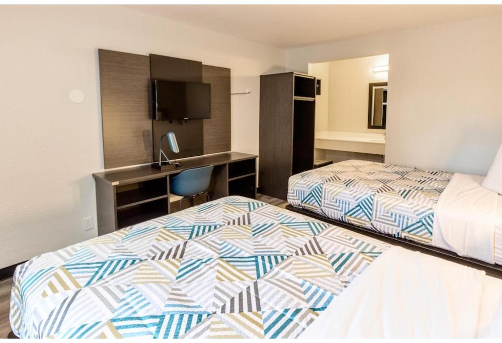 Motel 6-Carlsbad, CA - East Near LEGOLAND - 