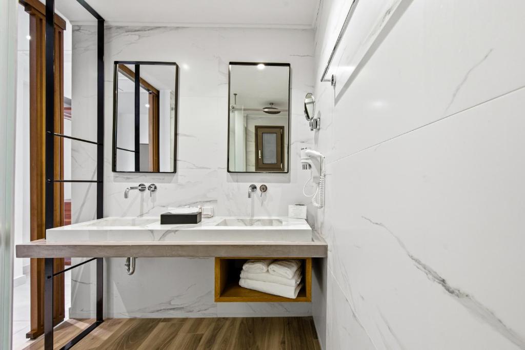DOM Boutique Hotel photo