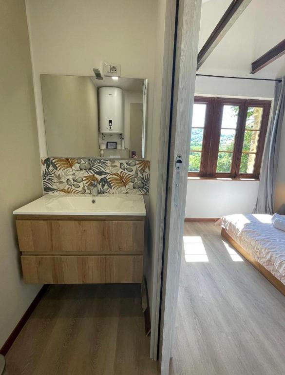 Relaxing room with pool near Acqui Terme
