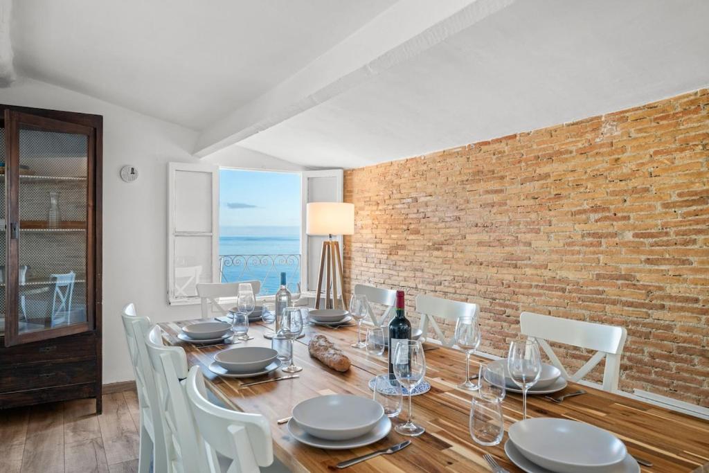 LE CHATEAU D'AZUR appartement Vieille Ville Centre Vue Mer