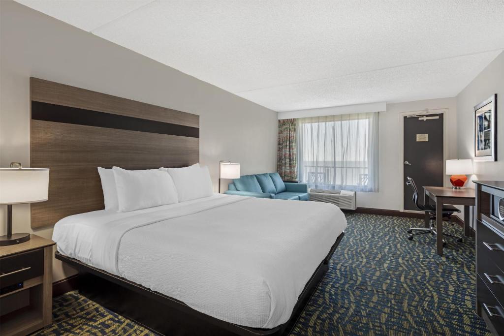 Best Western Plus Chesapeake Bay-Norfolk photo