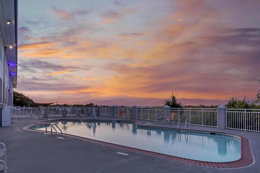 Best Western Plus Chesapeake Bay-Norfolk photo