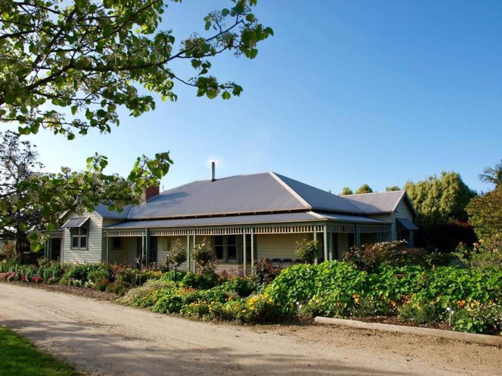 Photo from Manderley Park Farmstay B&B in Buln Buln, Victoria, Australia