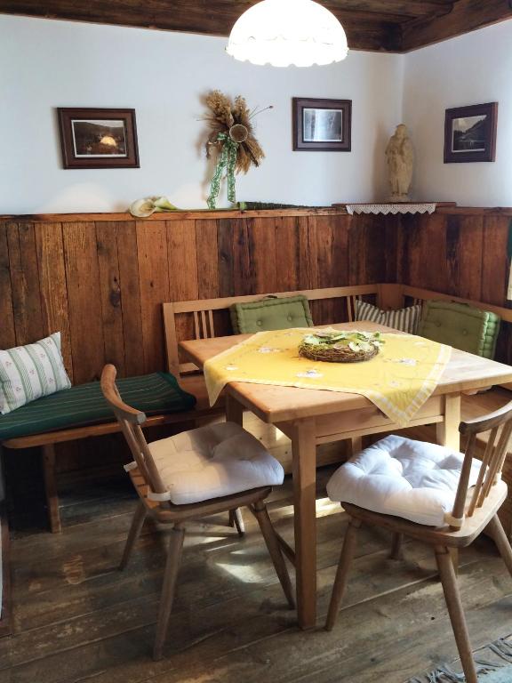 Posezení v ubytování Romantikzimmer Jakobbauer