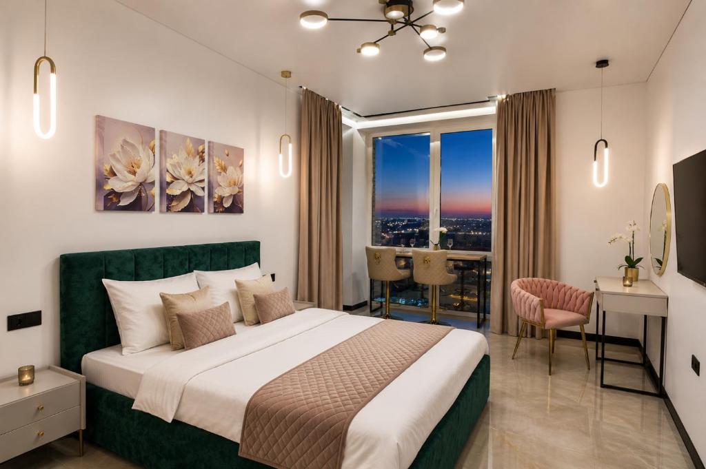 VIP on 13 floor главное фото