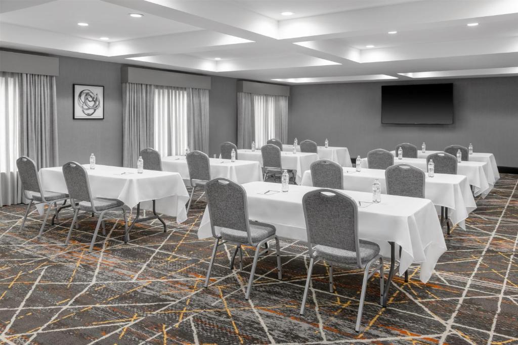 Hampton Inn Olathe photo