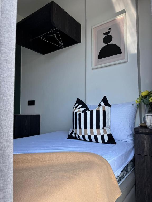 لابی و فضای عمومی 545 Residences - Extended stay property-- Min 6 nights - تصویر ۵