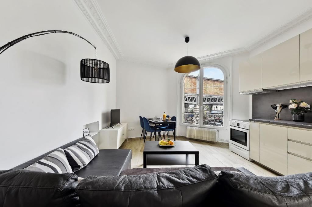 BnBNova - 2BR - Eiffel Tower & Grenelle