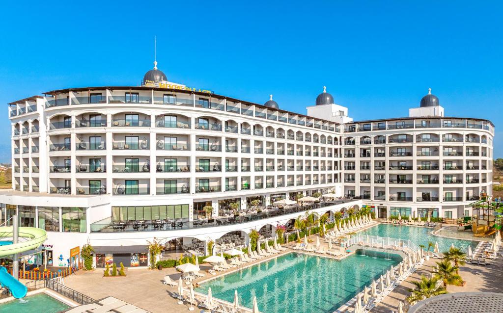 สระว่ายน้ำที่อยู่ใกล้ ๆ หรือใน Side Moon Palace Hotel