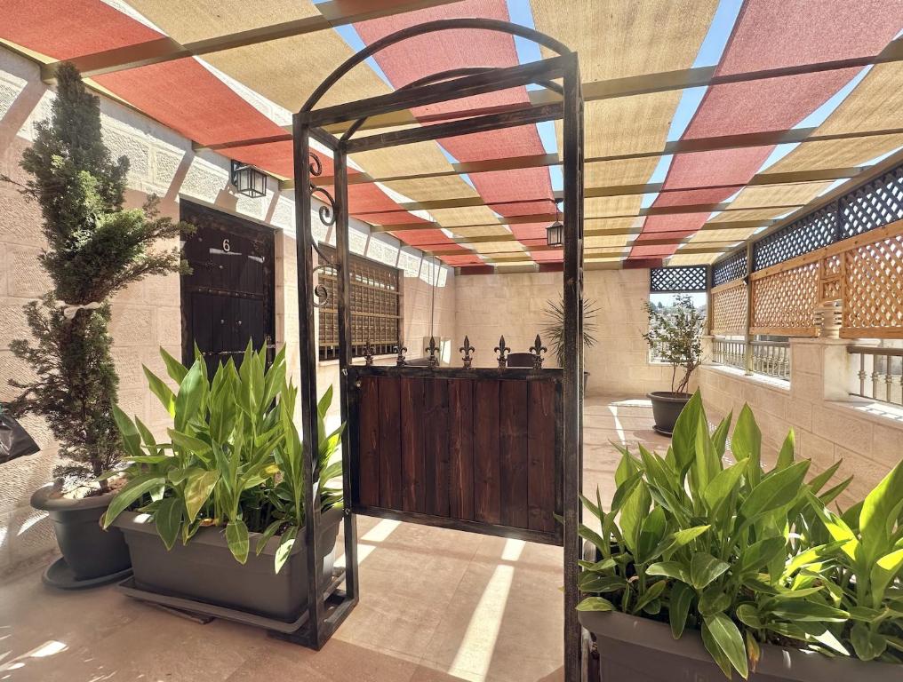 Villa Mira GuestHouse 2 - Downtown Central Amman - AL DIYRIH - 
