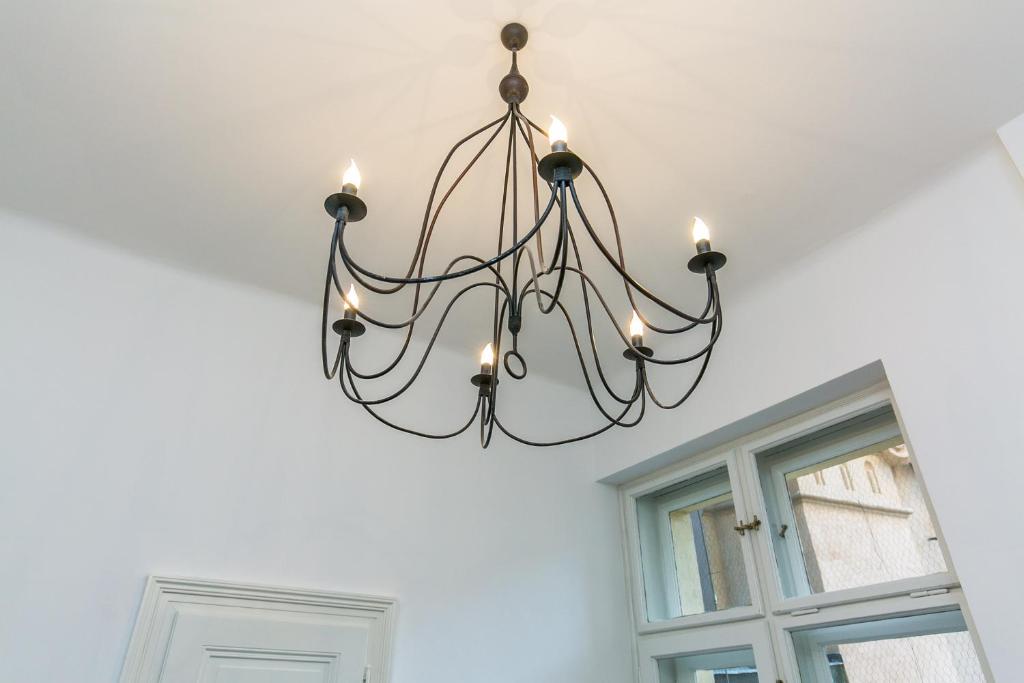 The Old Town Square & Parizska Apartments - 13