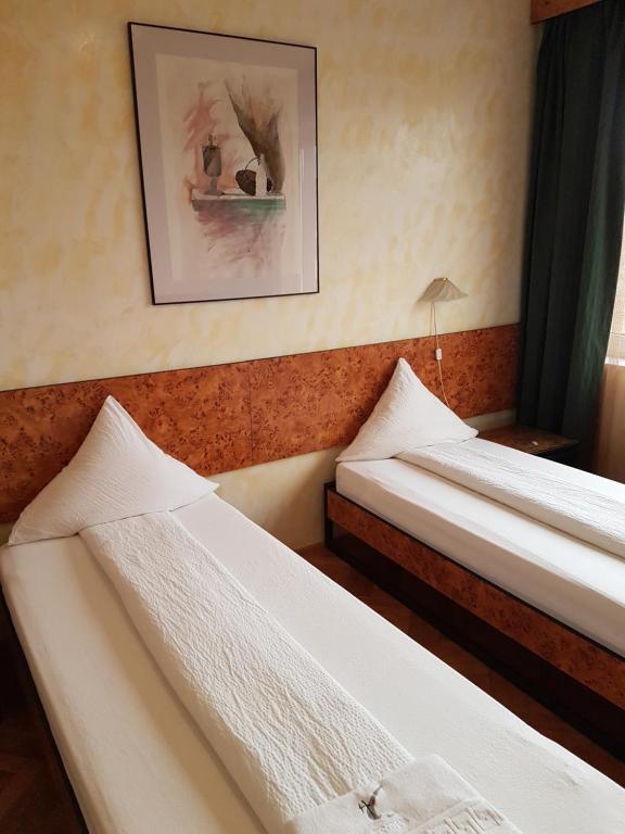 Hotel Central - Standard Twin Room