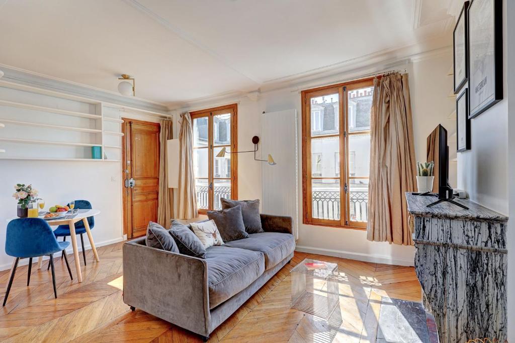 BnBNova - Marais & Places des Vosges - 1BR Family Only