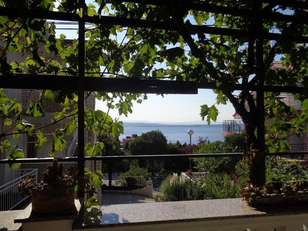 Apartments with parking space Crikvenica - 27709