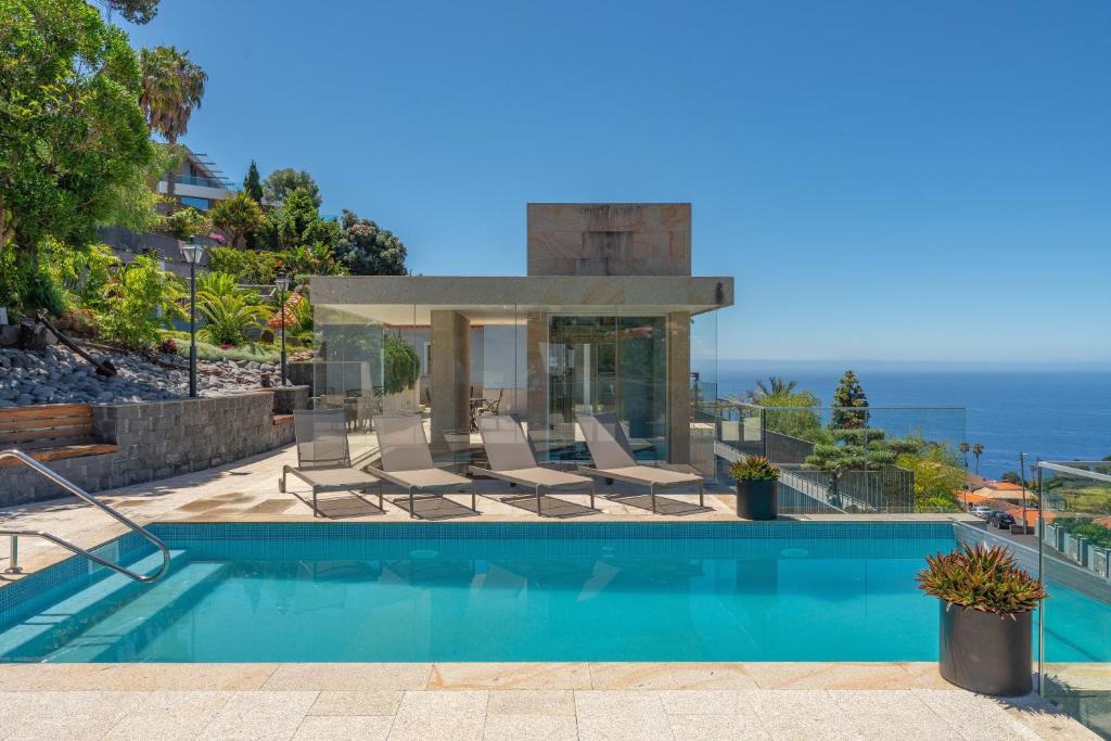 FLH Funchal Bay View Escape with Pool
