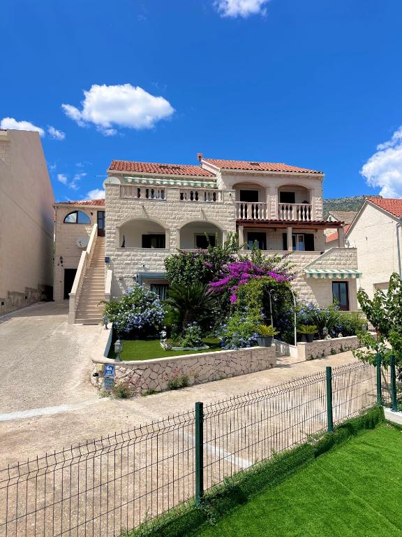 Apartments Fani