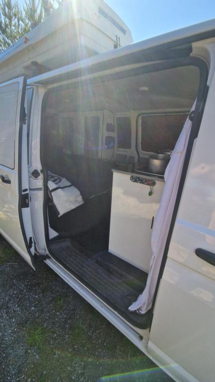 Van-life in Paradise, Glamping seaside view