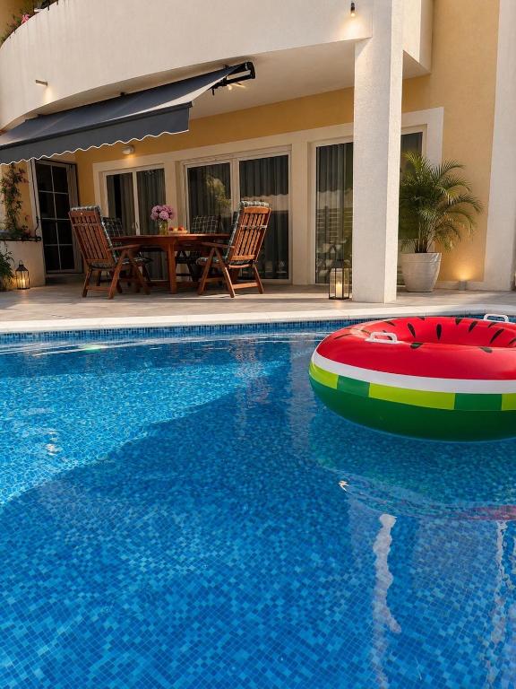 Private pool,3 bedrooms and 3 bathrooms