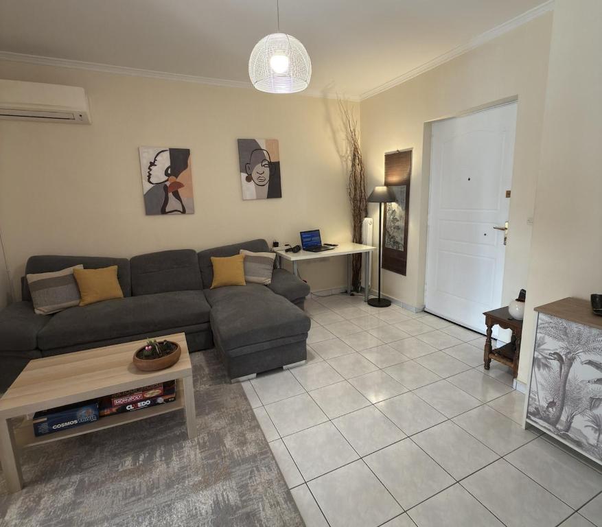 Quiet central apartment in Kallithea