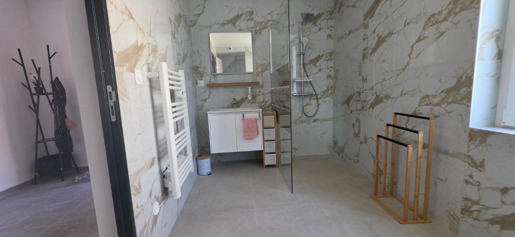Logement calme avec jardin proche centre et gare – photo 17