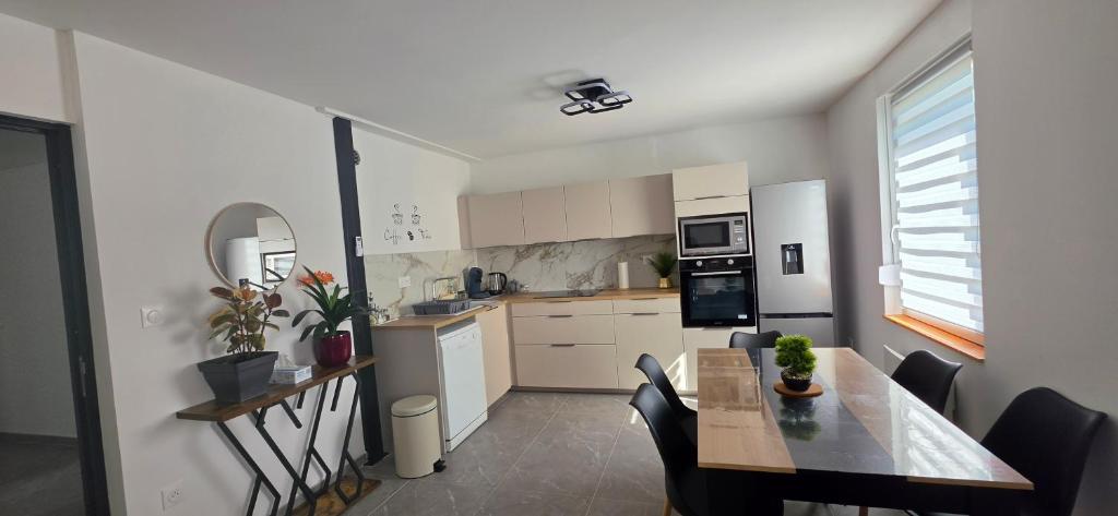 Logement calme avec jardin proche centre et gare – photo 4