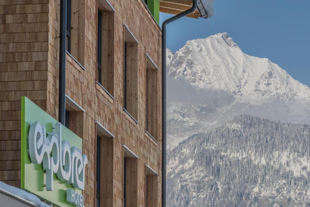 Nespecifikovaný výhled na hory nebo výhled na hory při pohledu z hotelu