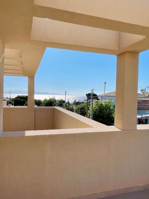 Kostas luxury Sea-View apartments near Airport and Beach
