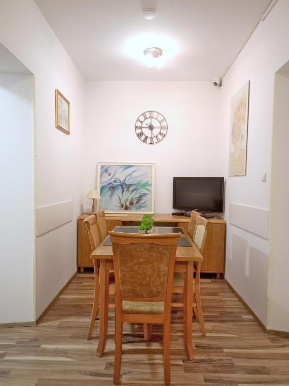 Babel Hostel, Dworzec PKP, Rynek - Habitación Triple Básica Con Baño Compartido