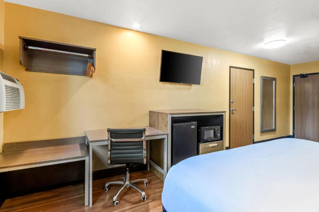 Super 8 by Wyndham Mesa Gilbert - Chambre Lit King-Size - Fumeurs