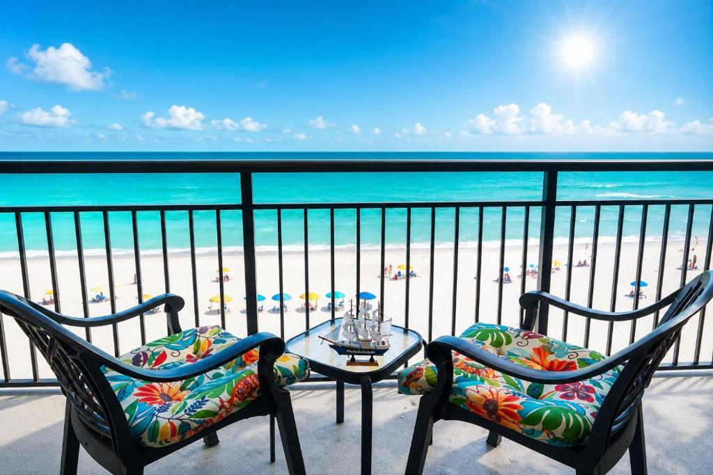 New ! Unique Renovated Oceanfront Condo -Free parking - Amazing pools & Views photo