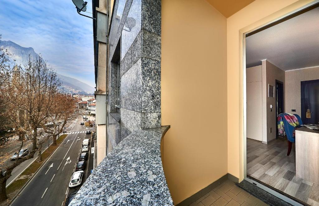 Nespecifikovaný výhled na hory nebo výhled na hory při pohledu z hotelu